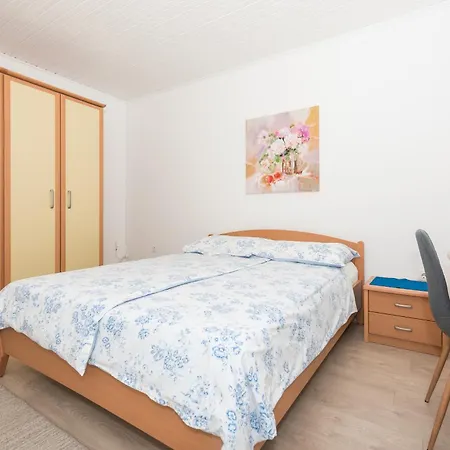 Cesljar Appartement Makarska