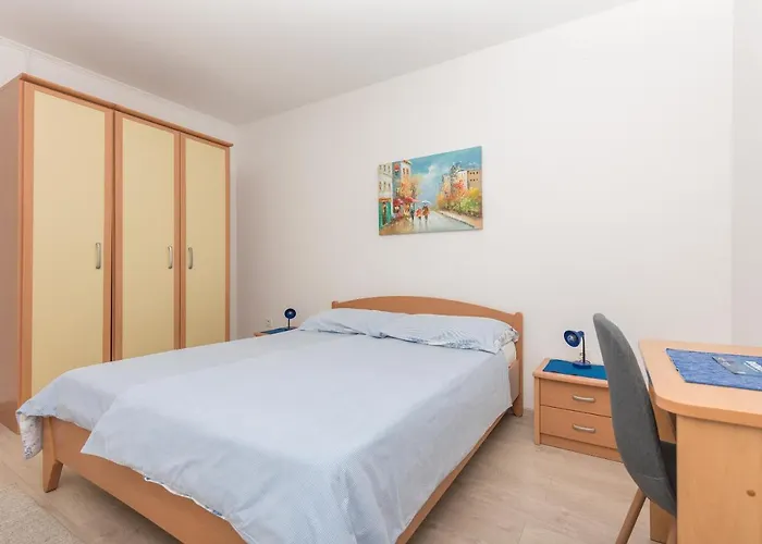 Cesljar Apartment Makarska